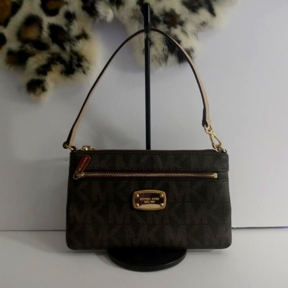 MICHAEL KORS Wristlet